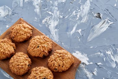 Üstten Görünüm yakın çekim resim lezzetli Kurabiye kesme tahtası sığ derinlik-in tarla, seçici odak üzerinde