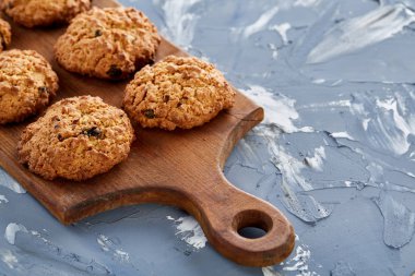 Üstten Görünüm yakın çekim resim lezzetli Kurabiye kesme tahtası sığ derinlik-in tarla, seçici odak üzerinde