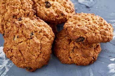 Tatlı kurabiye hafif dokulu arka plan, yakın çekim, sığ alan, seçici odak derinliği desen düzenlenmiş.