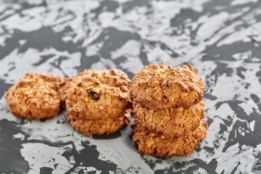 Üstten Görünüm yakın çekim resim lezzetli Kurabiye kesme tahtası sığ derinlik-in tarla, seçici odak üzerinde