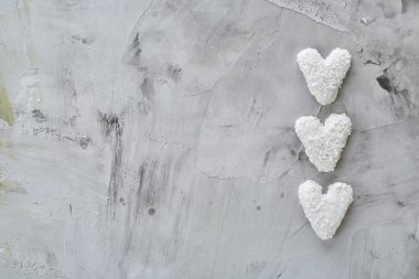 Hafif dokulu arka plan, yakın çekim, sığ alan, seçici odak derinliği desen düzenlenmiş Coconat bisküvi.