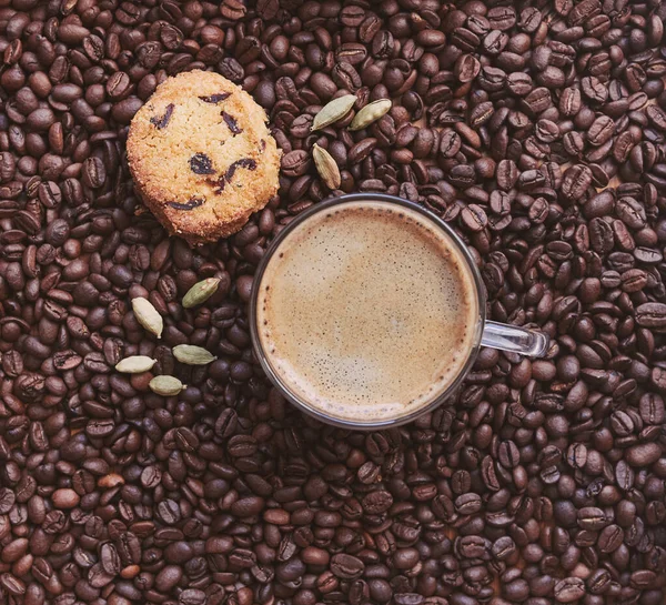 Kahve, fasulye, kardamon ve kek..