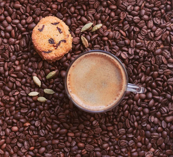 Kahve, fasulye, kardamon ve kek..