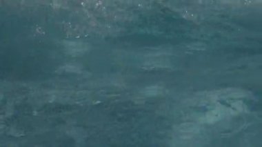 akan su ve dalga zaman döngü renk tur.