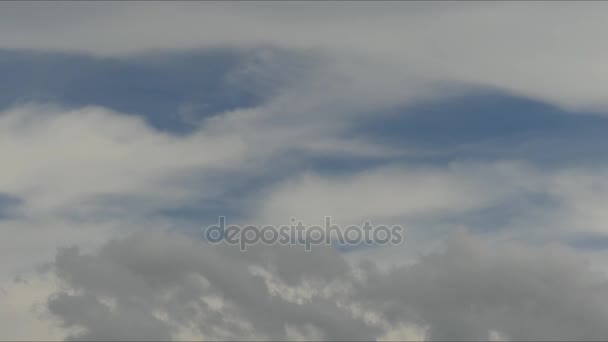 Krásný cloudscape s velkými, — Stock video