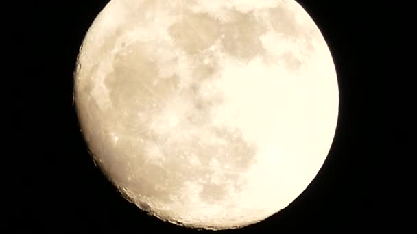 Zbliżenie Super Moon Mistycznych Chmury Ruchomych Przeszłości — Wideo stockowe