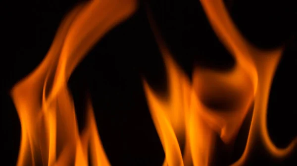 Flammen Isoliert Auf Schwarzem Hintergrund — Stockfoto