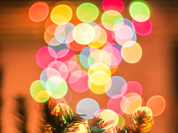 Vánoce bokeh pozadí, rozmazané vánoční strom pozadí, — Stock fotografie
