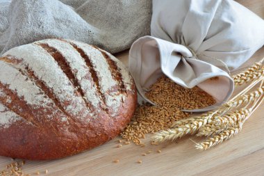 ekmek ve tahıl bir torba
