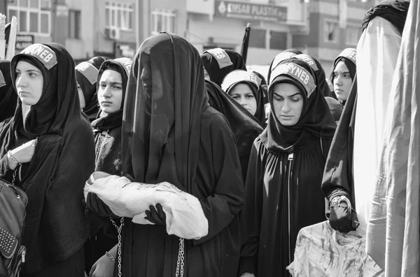 Musulmanes de todo el mundo marcan Ashura Estambul comunidad chiíta . — Foto de Stock