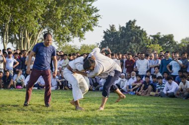 Istanbul'da Orta Asya Türkmen güreş