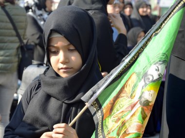 Çocuk alır Bölümü'nde bir Aşure töreni