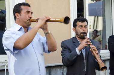 Hıdırellez bahar festivali Zurna eşliğinde bas davul öyle.