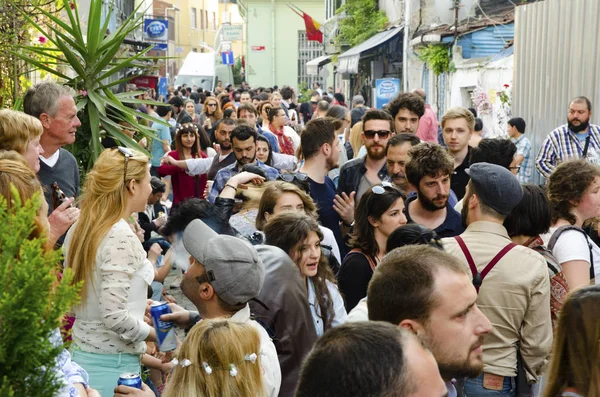 Hidrellez wiosny Festiwal rozrywki ludzie są zadowoleni — Zdjęcie stockowe