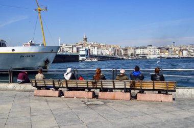 Istanbul Eminönü iskelede seyreden