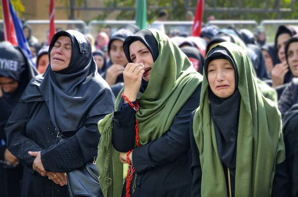 Shia, które płaczą muzułmańskich kobiet opłakiwać podczas ceremonii Ashura — Zdjęcie stockowe