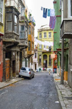 Eski binalar ve yerel halkın Tarlabaşı