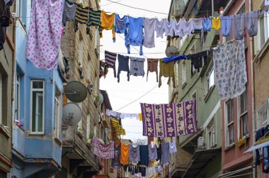 Eski binalar ve yerel halkın Tarlabaşı
