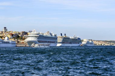 Karaköy Eminönü üzerinden görünümünü 2012 yılında