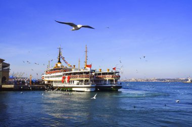 Yolcu vapurları Kadıköy iskele üzerinde