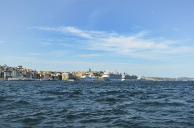 Eski Kadıköy Vapur İskelesi ve Istanbul feribot