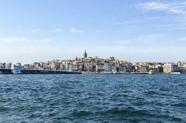 2012 yılında Karaköy ve Galata Kulesi Eminönü üzerinden görünümü