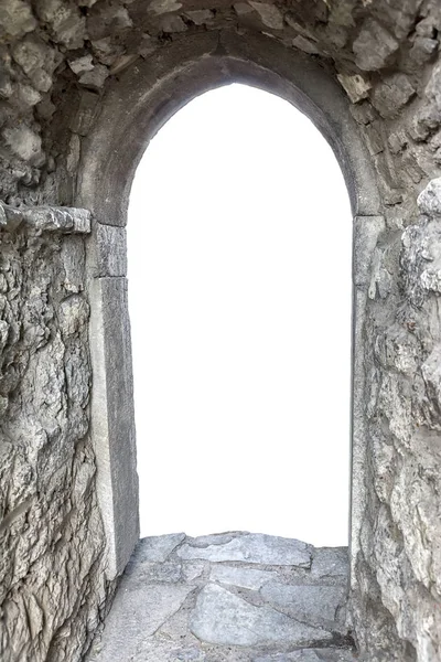 Кам'яна стіна з відкритими дверима і копіювати місце позаду — стокове фото