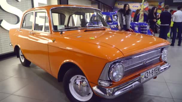 Carros retro soviéticos. Moskvich 412 — Vídeo de Stock