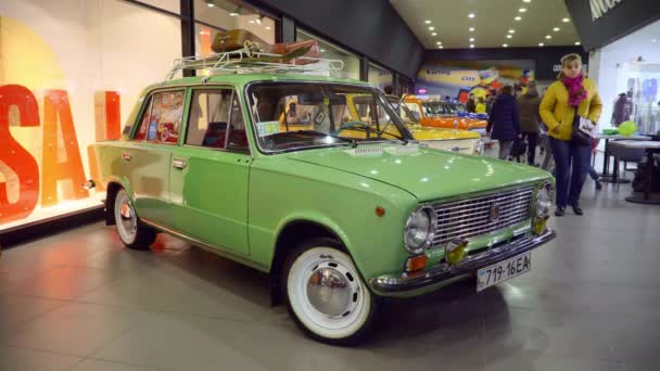 Carros retro soviéticos. VAZ 2101 Zhiguli — Vídeo de Stock
