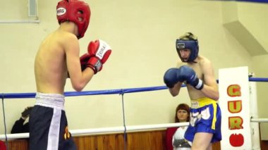 Yüzük darbeler birbirinden iki boksörler