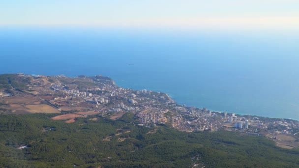 The city on the coast. View from high mountain — Stock Video