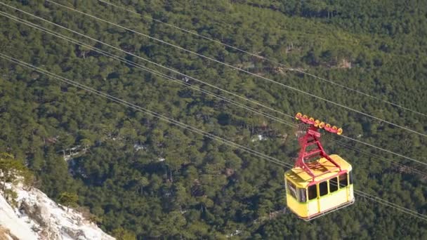 A ascensão da cabine de teleférico — Vídeo de Stock