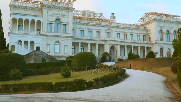 Parc paysager devant le palais Livadia — Video