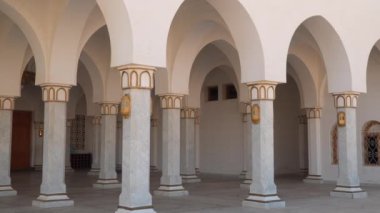 Kemerli ve sütunları Ulu Cami Sharm el-Sheikh