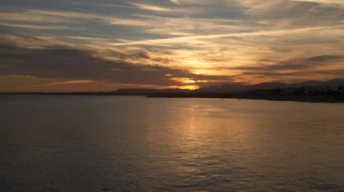 Deniz günbatımı yansıma