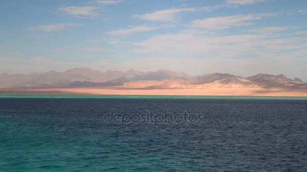 Costa desertica. Vista dalla nave — Video Stock