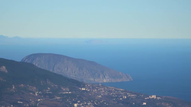 Ayu Dag Mountain view from the top of Ai Petri mountain — Stock Video