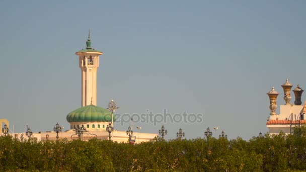 Mesquita contra o céu azul em Sharm El Sheikh Egito — Vídeo de Stock