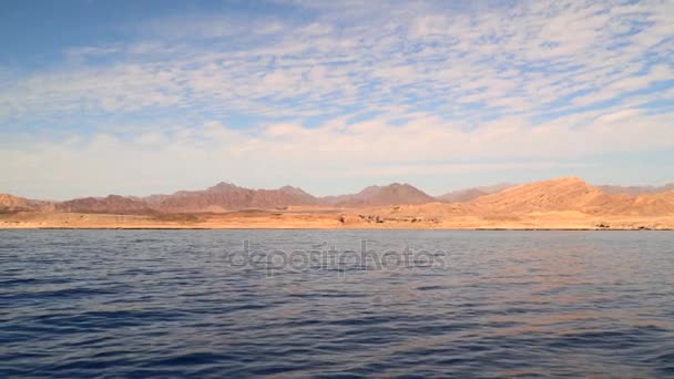 Пустельний берег моря — стокове відео