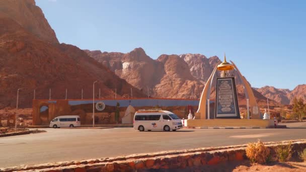 Křižovatka mezi pohořím Sinaj v Egyptě — Stock video