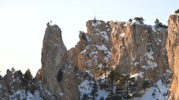 高岩石克里米亚山脉 ai 佩特里 — 图库视频影像