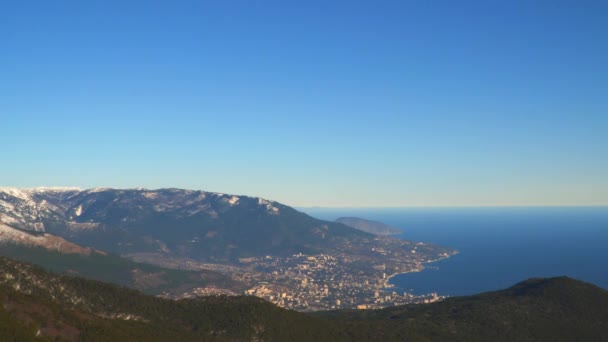 Panorama pantai Yalta dari Gunung Ai-Petri Crimea — Stok Video