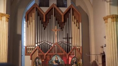 Klasik bir organ Hıristiyan Kilisesi metal borular