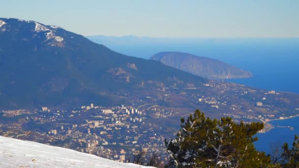 Yukarıdan Yalta şehir görüntülemek — Stok video