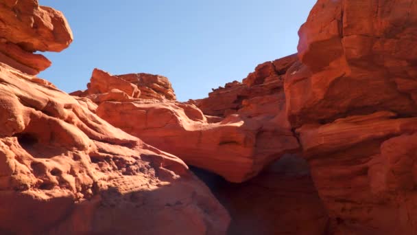 颜色在峡谷埃及沙漠石的形成 — 图库视频影像