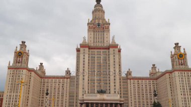 Moskova'da bina Msu