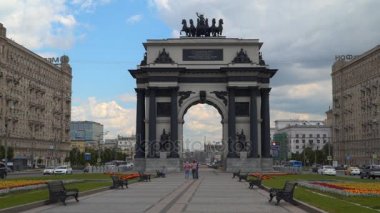 Moskova'da zafer takı önden görünümü