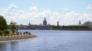 Vasilyevsky Adası St. Petersburg tükürmek görünümünü