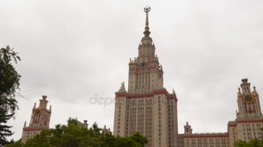 Moskova Devlet Üniversitesi yapı