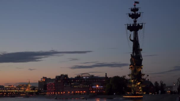 Silueta Un monumento a Pedro el Grande en Moscú — Vídeo de stock